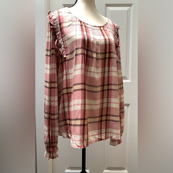 MEG & MARGOT - Picture 6 of 10